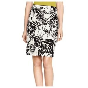White House Black Market Butterfly Forest‎ Print Pencil Skirt Career Wear Size 2